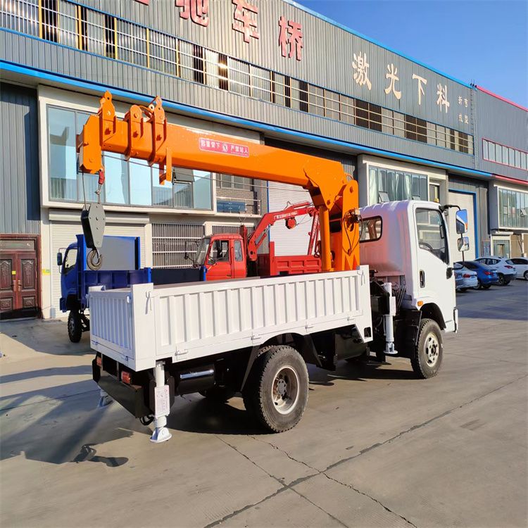 门头沟区三轮随车吊定制 农用改装机自备吊中瑞长期出售